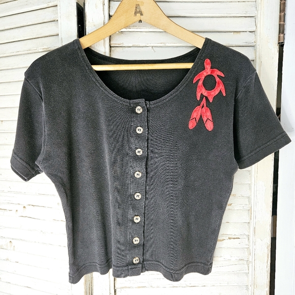 Vintage Tops - 90s Vintage Cotton Button Front Crop Tee With Red Velvet Applique Small/Medium